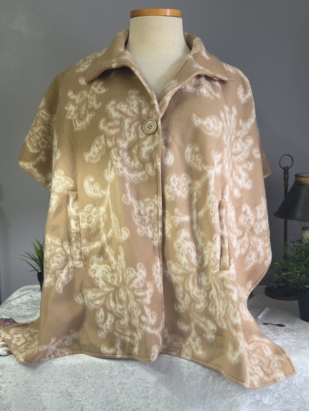 ❤️❤️LeModa Beige Fleece Cape Jacket